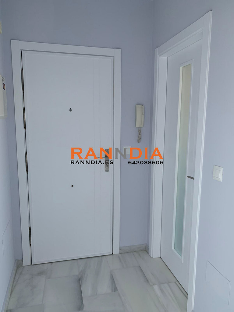 Puertas blancas lacadas en Marbella